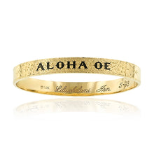 Load image into Gallery viewer, Gold Hawaiian Heirloom Bracelet with ALOHA OE in black enamel
