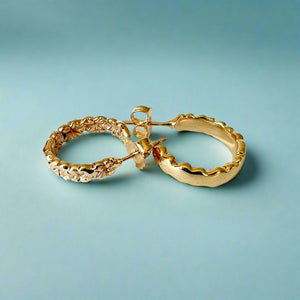 3mm Old Scalloped Plumeria Hoop Earrings with Post in 14K Gold