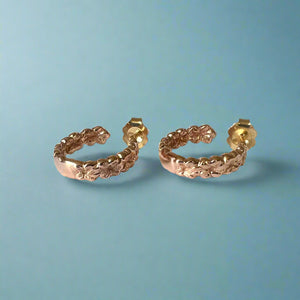 3mm Old Scalloped Plumeria Hoop Earrings with Post in 14K Gold