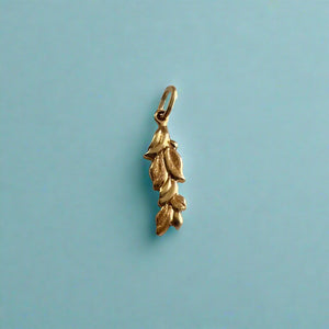 Hawaiian Maile Pendant in 14K Yellow Gold