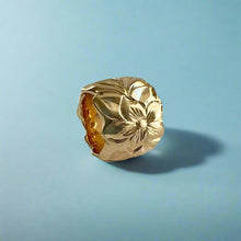 Load image into Gallery viewer, Large Scalloped Bead Pendant w Hibiscus in 14K Yellow Gold
