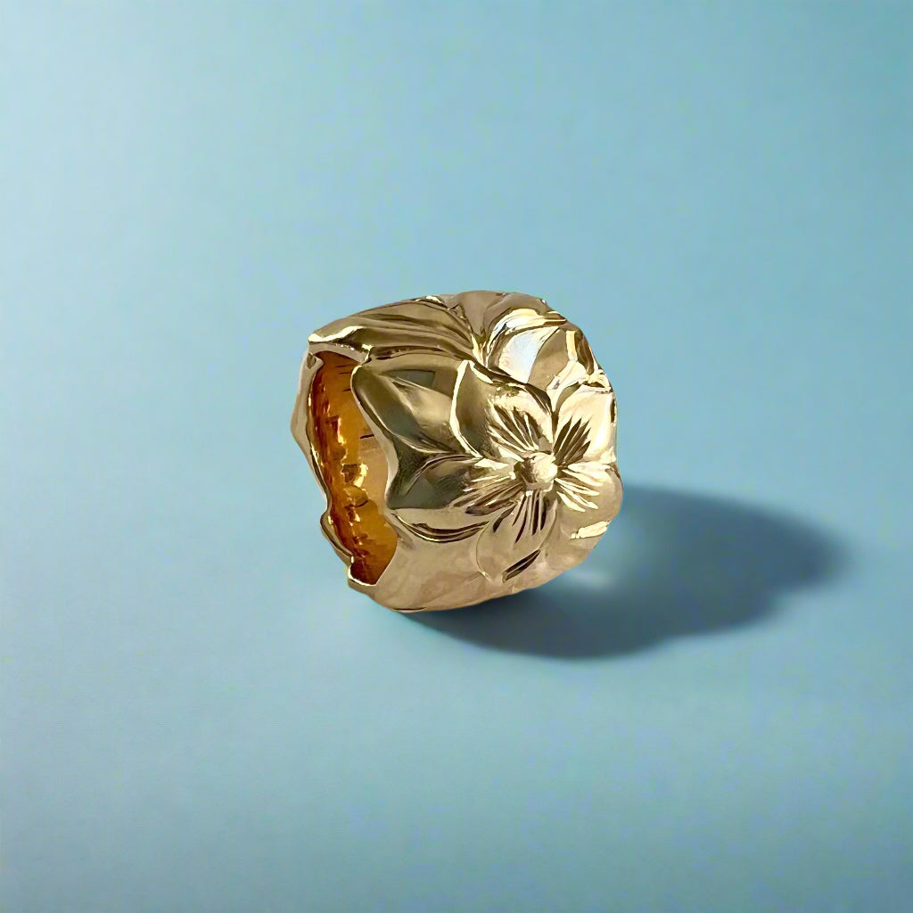 Large Scalloped Bead Pendant w Hibiscus in 14K Yellow Gold