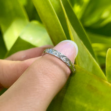 Load image into Gallery viewer, Hibiscus and Old English Hawaiian 3mm Ring
