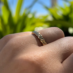 Scalloped Shiny Maile & Plumeria 4mm Ring in 14 Yellow Gold