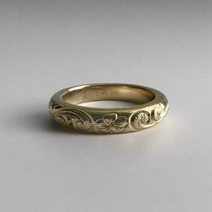 Hawaiian Old English & Plumeria 3mm barrel ring