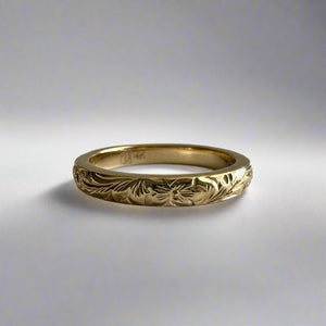 Old English & Hibiscus 3mm Barrel Ring 