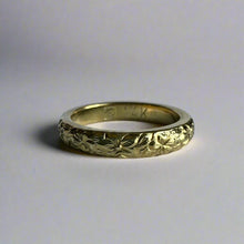 Load image into Gallery viewer, Hibiscus and Plumeria Engraved Hawaiian Ring
