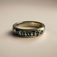 Load image into Gallery viewer, Hawaiian 4mm Barrel Kuuipo Ring with Maile &amp; Hibiscus in 14K Gold 
