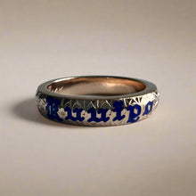 Load image into Gallery viewer, Hawaiian 4mm Barrel Kuuipo Ring with Maile &amp; Hibiscus in 14K Gold 
