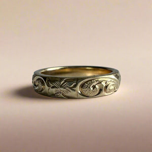 Hawaiian 4mm Barrel Kuuipo Ring with Old English & Hibiscus in 14K Yellow Gold