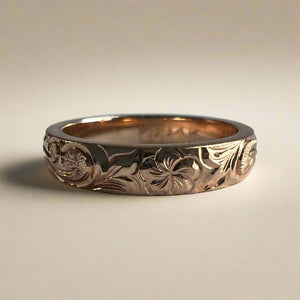 Hawaiian Old English & Plumeria 4mm Barrel Ring