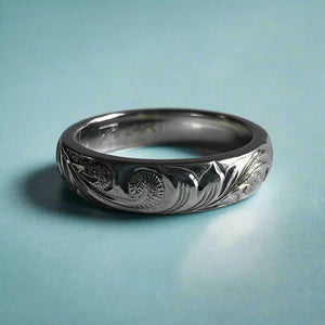 Old English Barrel 4mm Ring in White Gold 