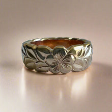 Load image into Gallery viewer, Scalloped Shiny Maile with Plumeria 6mm Ring in 14K Gold
