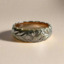 Load image into Gallery viewer, Scalloped Shiny Maile with Plumeria 6mm Ring in 14K Gold
