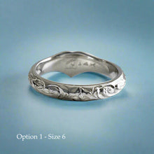 Load image into Gallery viewer, Hawaiian Heart Ring with Old English &amp; Flower engraving
