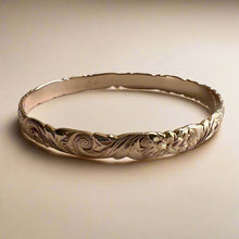 Load image into Gallery viewer, Scalloped Old English &amp; Hibiscus with Leaves 8mm Bangle Bracelet in 14K Pink Gold
