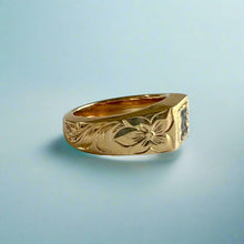 Load image into Gallery viewer, Old English &amp; Hibiscus Signet Ring with  Black Initial &quot;K&quot; in 14K Yellow Gold
