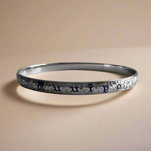 Load image into Gallery viewer, Shiny Maile &amp; Hibiscus 6mm &quot;Kuuipo&quot; Bangle Bracelet in 14K White Gold
