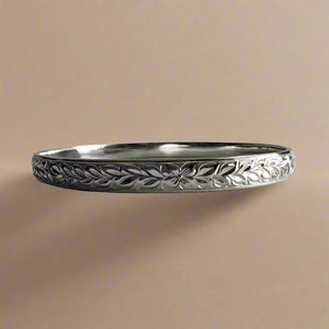 Shiny Maile & Hibiscus 6mm Bangle Bracelet in 14K White Gold