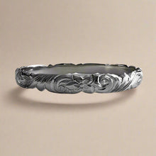 Load image into Gallery viewer, Scalloped Old English &amp; Hibiscus 8mm Bangle Bracelet in 18K White Gold
