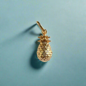 Hawaiian Pineapple Pendant in 14K Yellow Gold