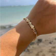 Load image into Gallery viewer, Scalloped Hawaiian Petroglyph Turtle ID Bracelet in 14K Yellow Gold
